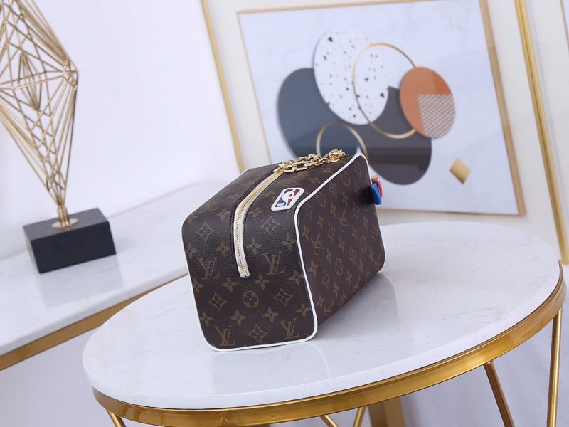 Louis Vuitton LVXNBA CLOAKROOM DOPP KITJOJOKKREPLICAS | High Quality Replica Watches & Bags