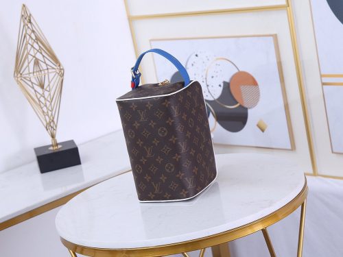 Louis Vuitton LVXNBA CLOAKROOM DOPP KITJOJOKKREPLICAS | High Quality Replica Watches & Bags